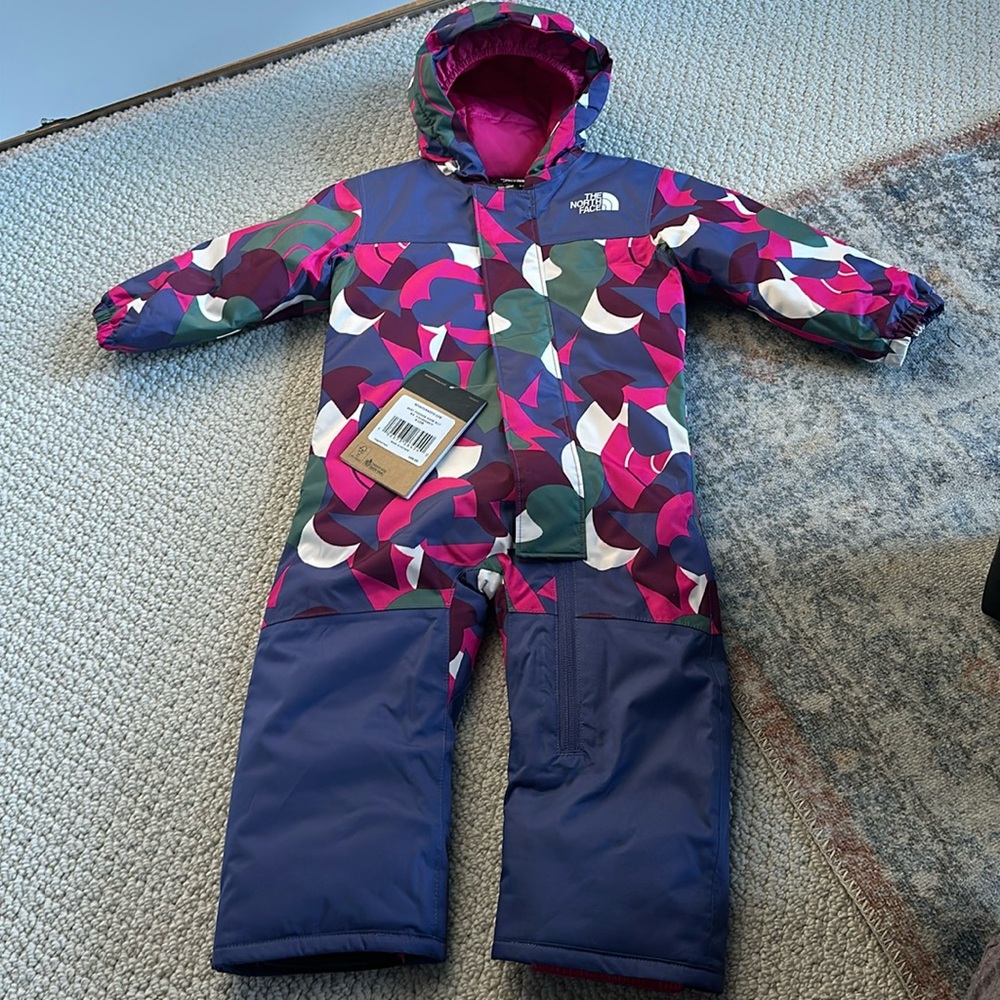 NWT The NorthFace Baby Freedom Snow Suit size 6-12 month